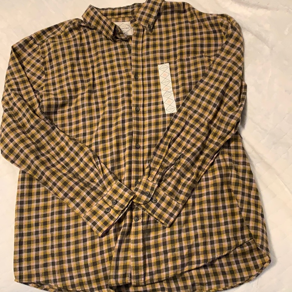 St John’s Bay Men’s Size XXL button long sleeve